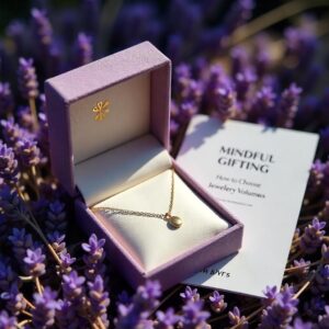 Read more about the article Mindful Gifting: How to Choose Jewellery That Speaks Volumes