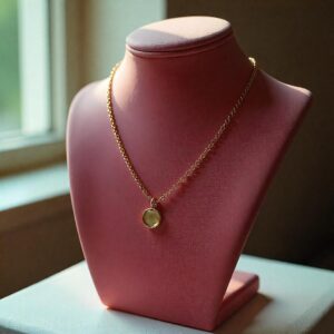 Read more about the article 5 Necklaces That Go With Literally Every Outfit