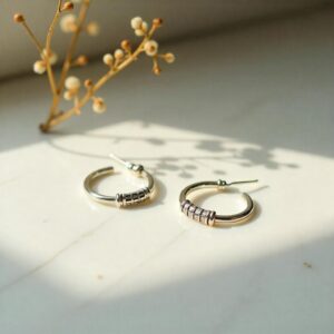 Read more about the article Jewellery for Sensitive Skin: The Non-Itchy Edit